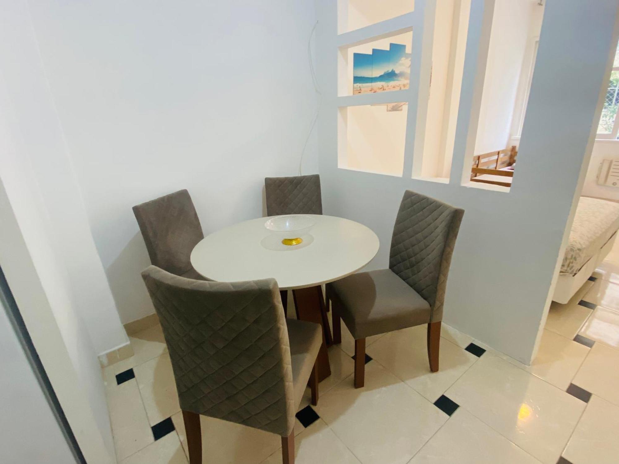 Apartamento Completo Na Quadra Da Em Copacabana, 2 Camas , Ar Condicionado, Tv Netflix, Wifi 300mb, Pauloangerami Pj160 Río de Janeiro