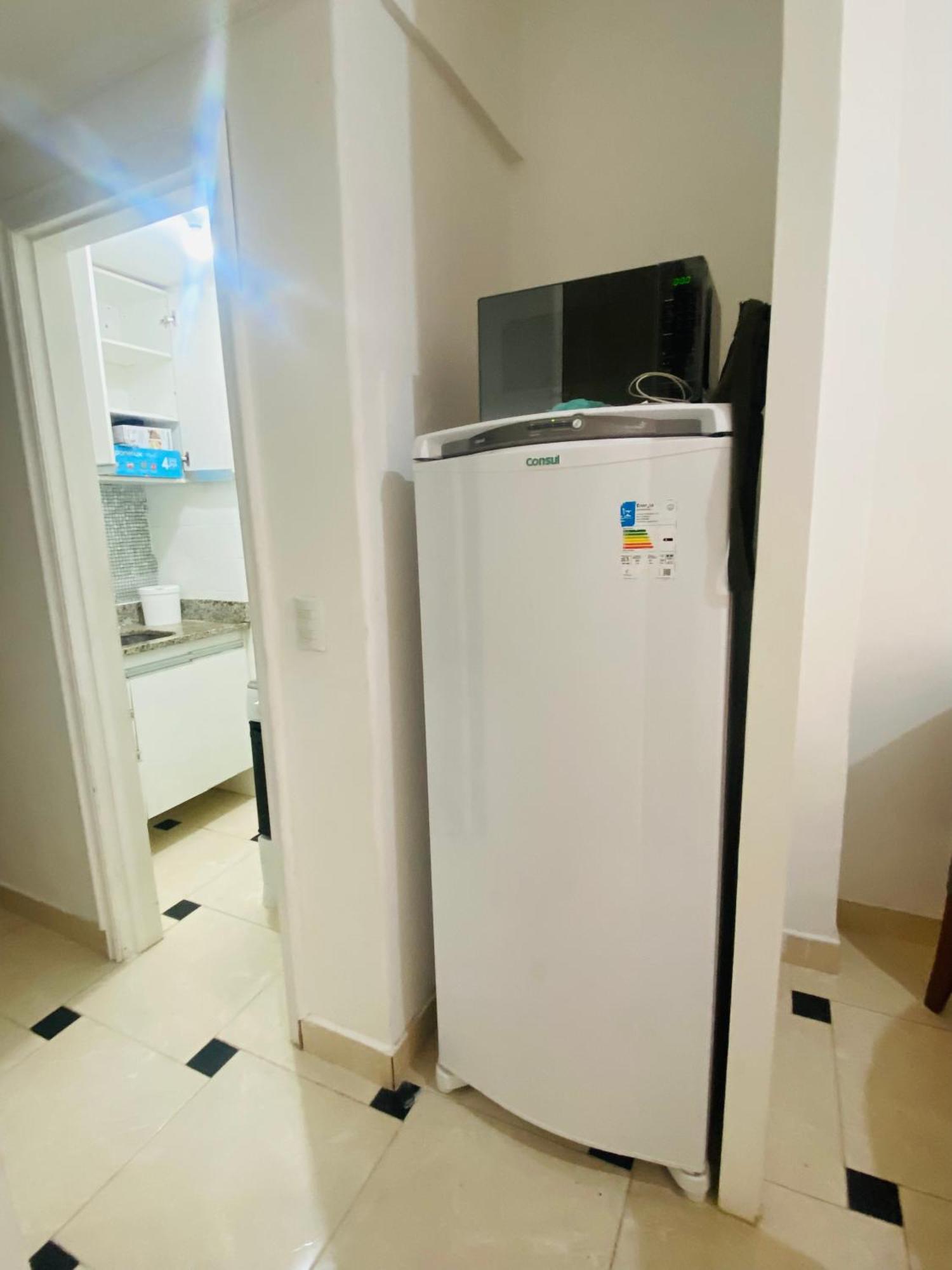 Completo Na Quadra Da Em Copacabana, 2 Camas , Ar Condicionado, Tv Netflix, Wifi 300mb, Pauloangerami Pj160 Río de Janeiro